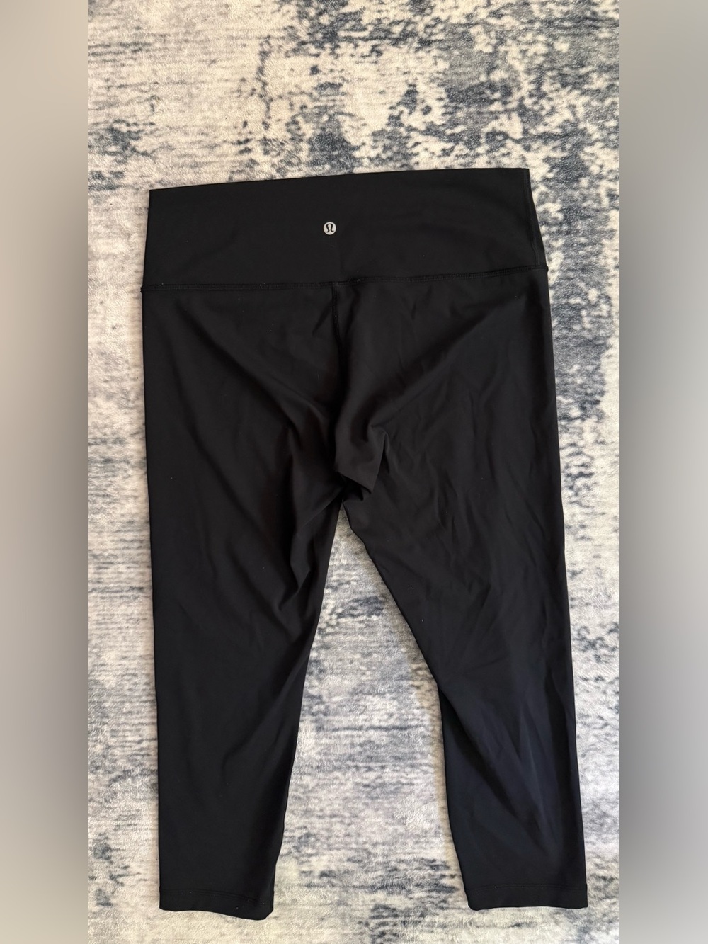 Lululemon Black Cropped Leggings – 23” Inseam with Reflective Logo size 12 - Picture 2 of 6
